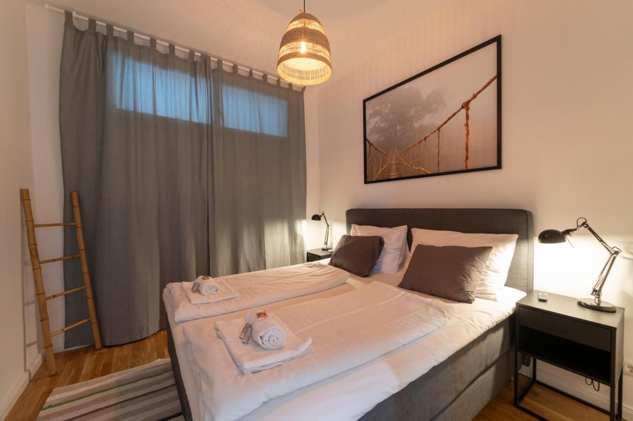 Josef's I Comfort I Metro Access Apartment