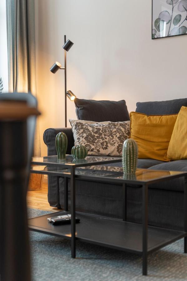 Josef's I Comfort I Metro Access Apartment